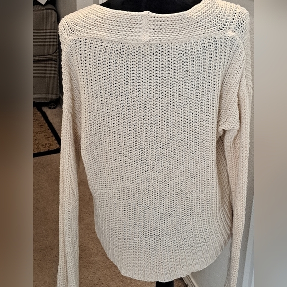 COPY - Eileen Fisher V-Neck Linen Blend, Pullover   Size S/P - Picture 4 of 9